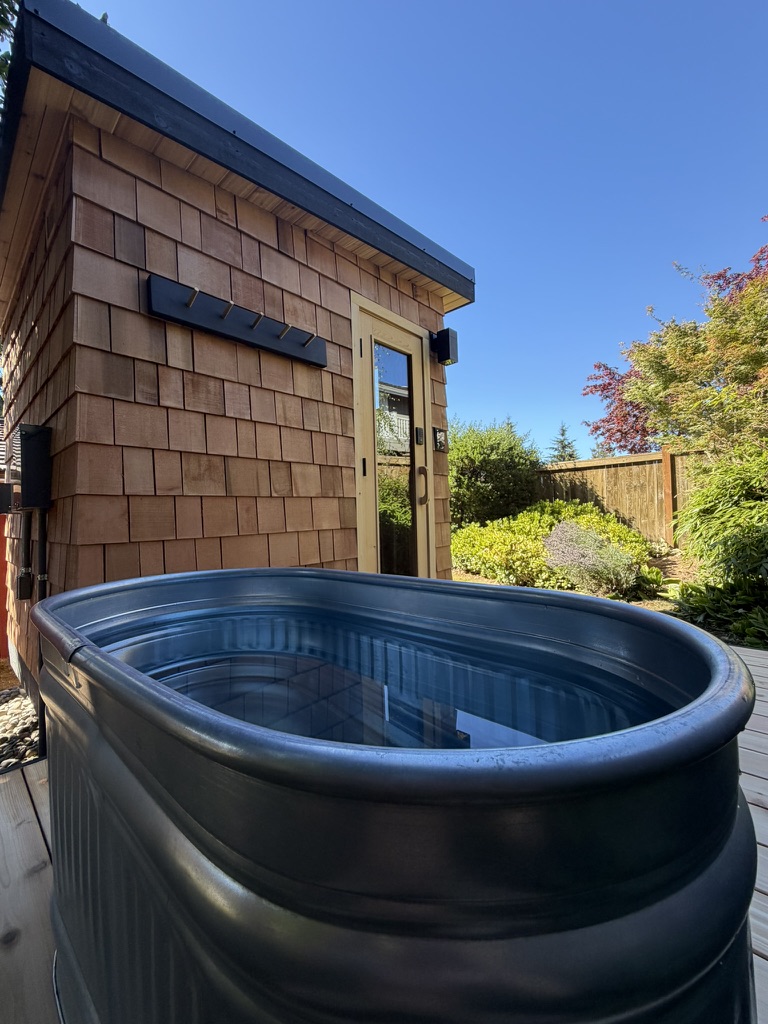 The Edmonds sauna in its backyard setting